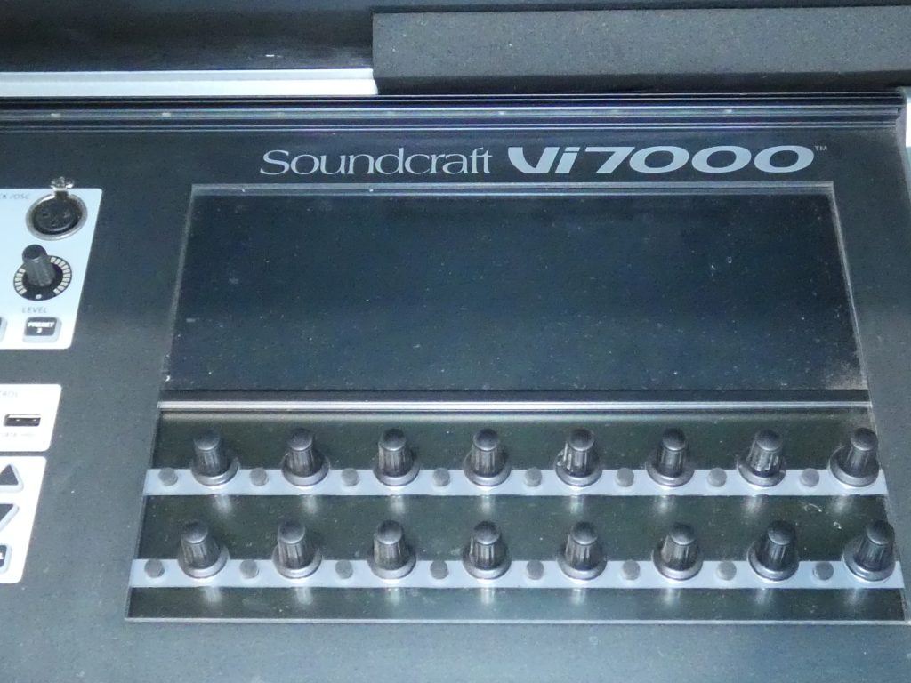 *Parts Only* Soundcraft Vi7000 Mixer Mixing Console Only w/ Roadie Case